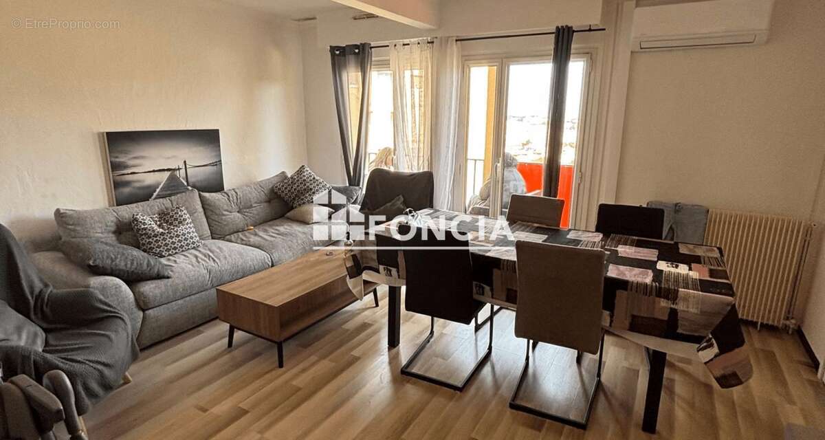 Appartement à VALLAURIS