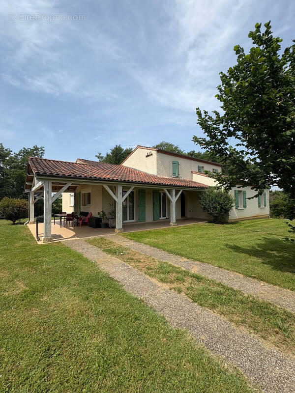 Maison à MONTAYRAL