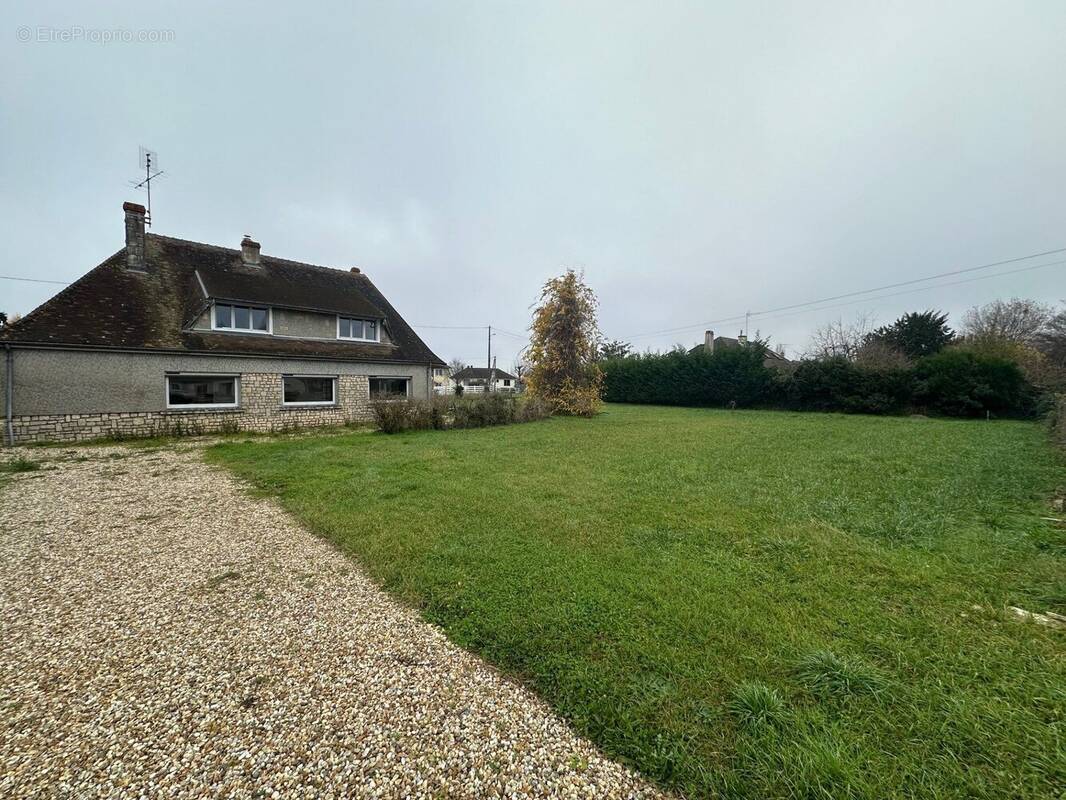 Maison à POILLY-LEZ-GIEN