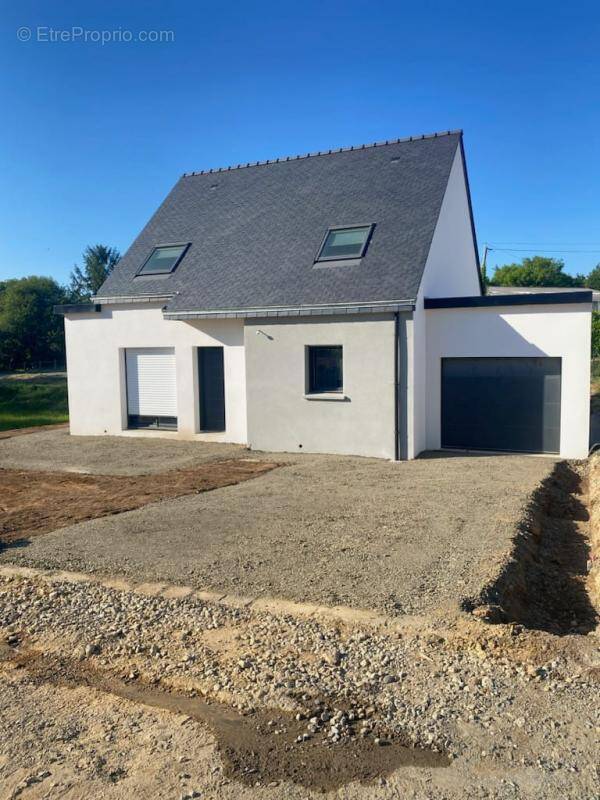 Maison à PLOUGAR