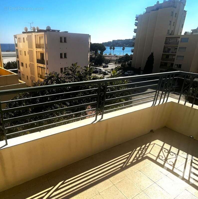Appartement à ROQUEBRUNE-CAP-MARTIN