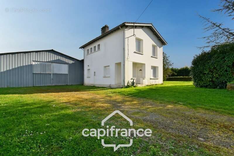 Maison à VARAIZE