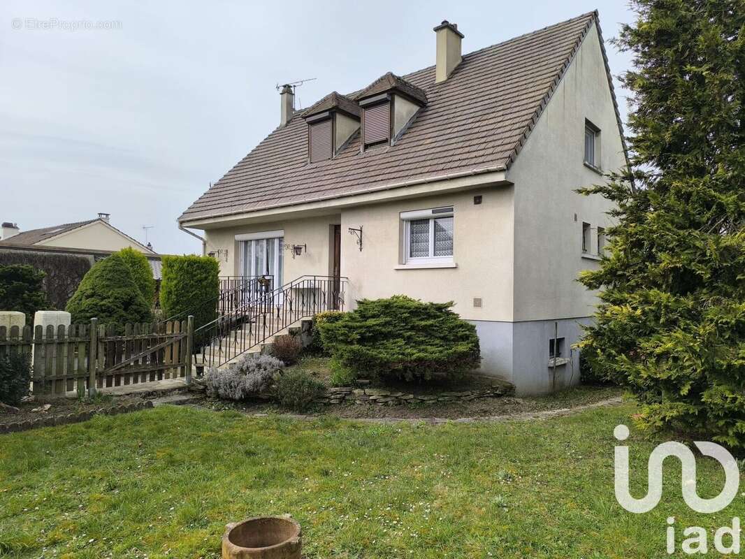 Photo 2 - Maison à LA CHAPELLE-EN-SERVAL