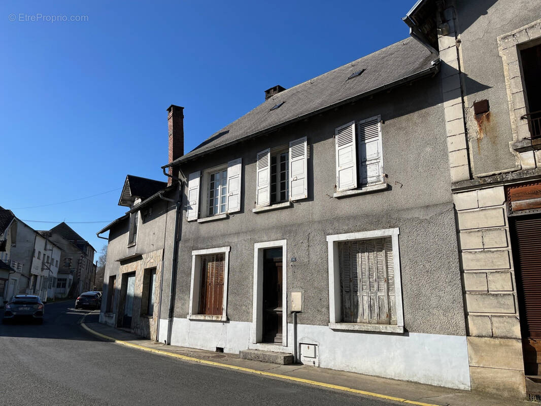 Maison à ARNAC-POMPADOUR