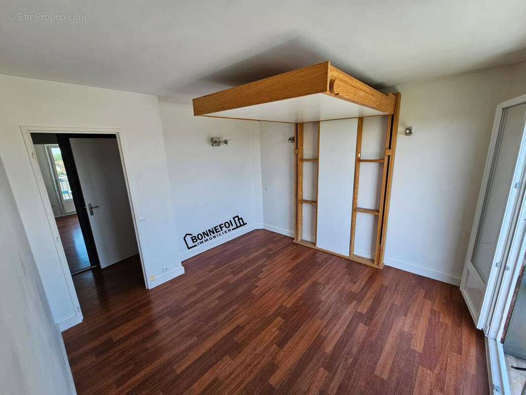 Appartement à SAINT-MAUR-DES-FOSSES