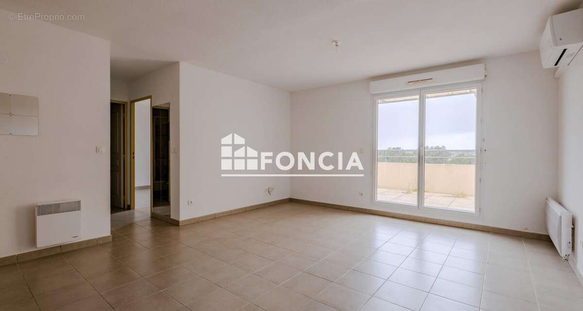 Appartement à ROQUEBRUNE-SUR-ARGENS