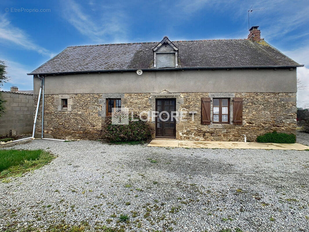 Maison à MENEAC