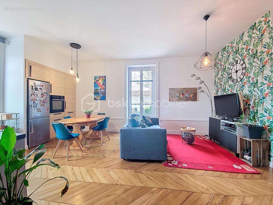 Appartement à LUCENAY