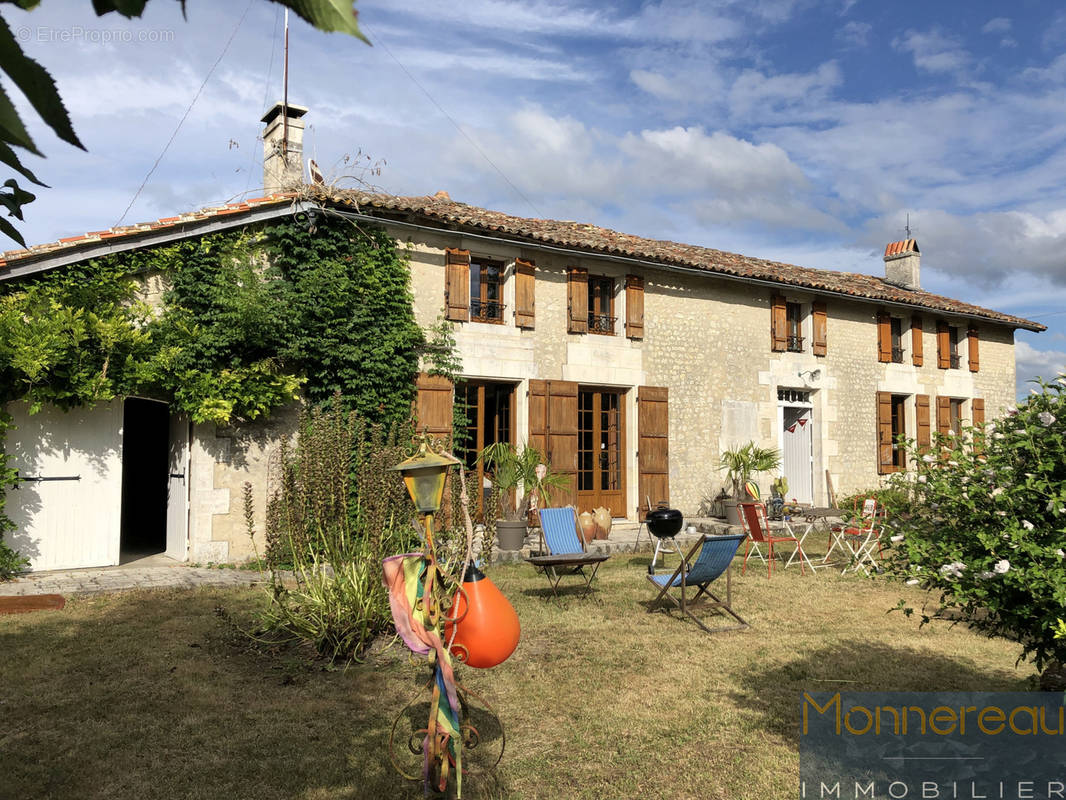 Maison à BERNEUIL