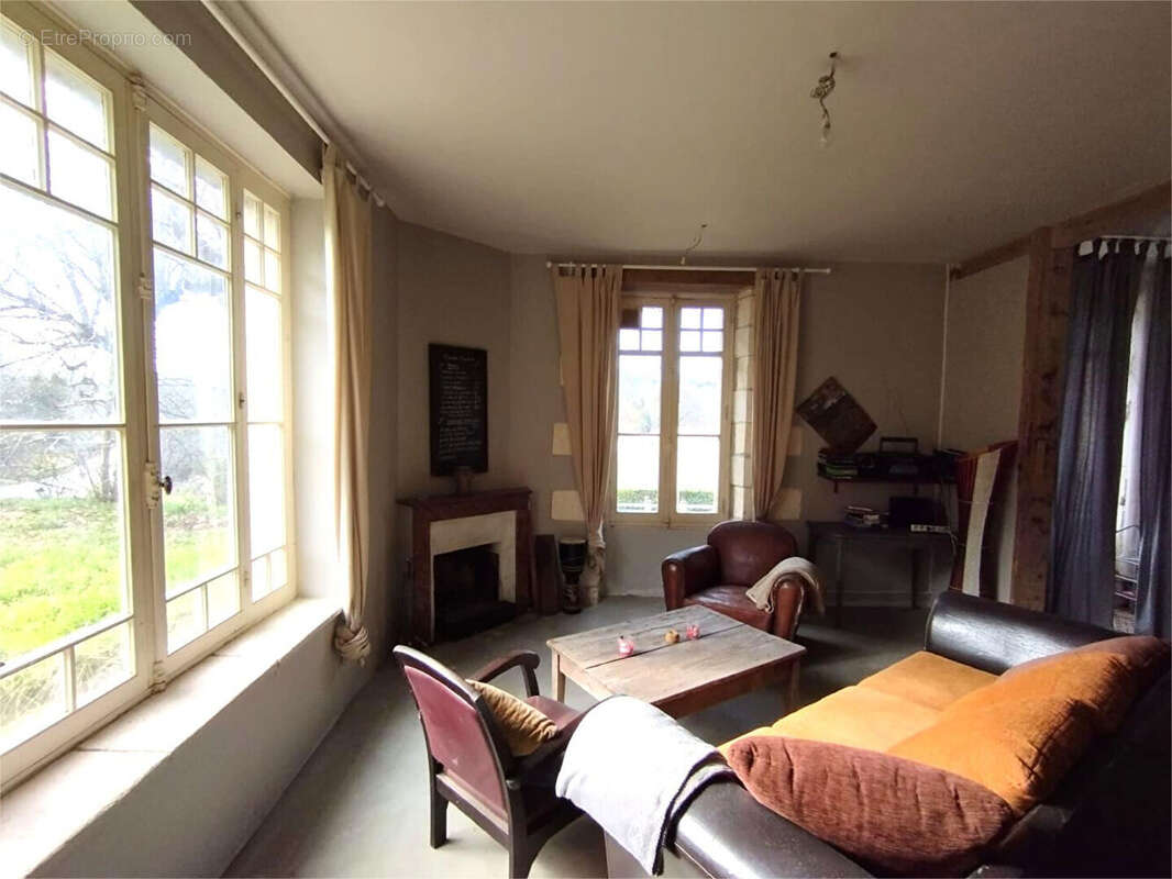 Maison à GENSAC