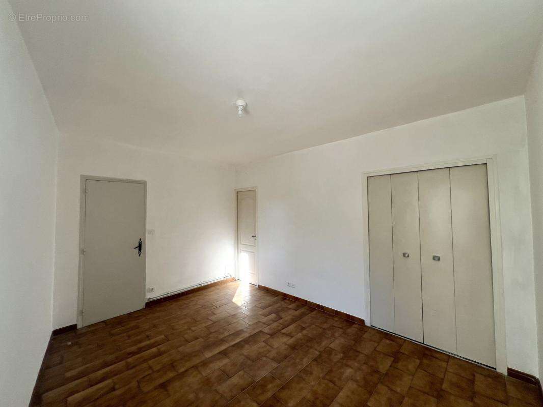 Appartement à REDESSAN