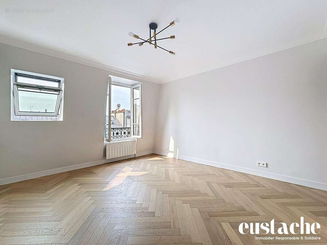 Appartement à PARIS-10E