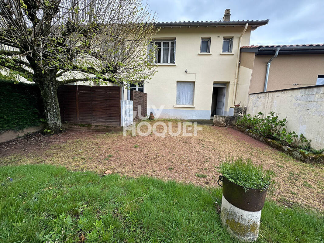 Maison à SAINT-SYMPHORIEN-SUR-COISE