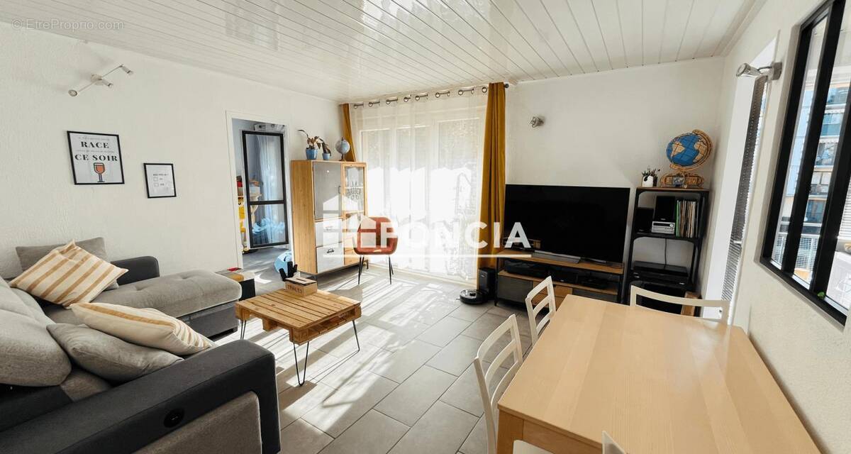 Appartement à FRESNES