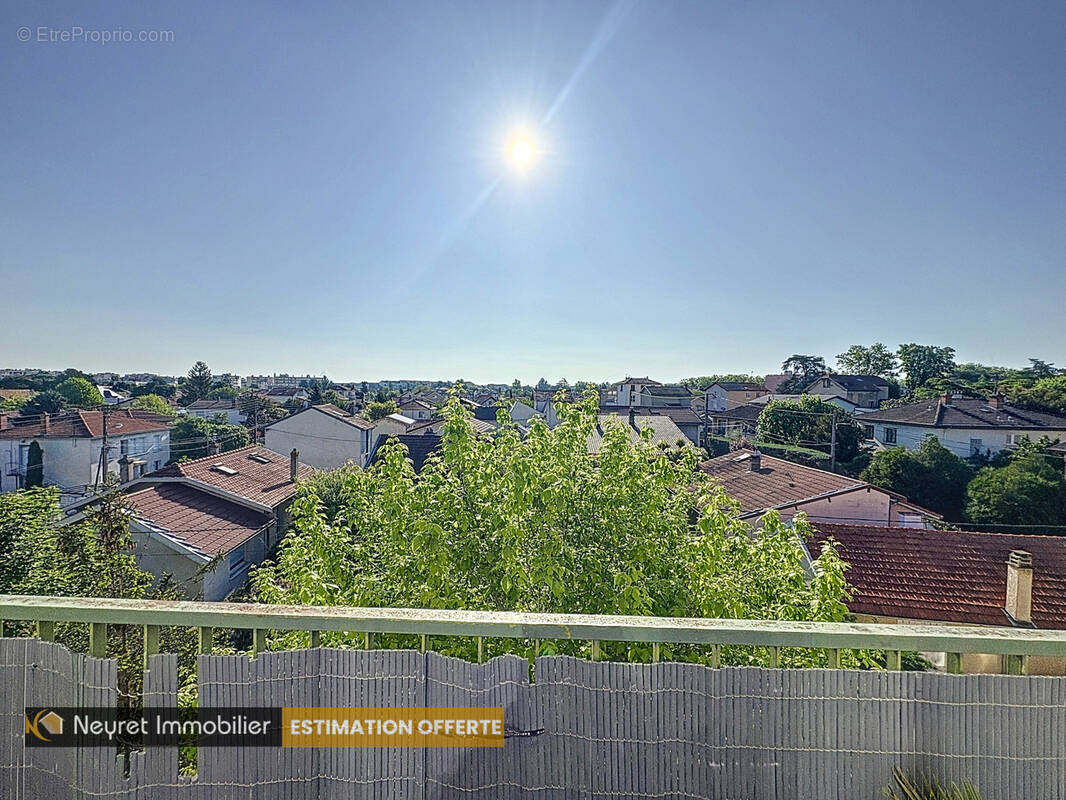 Appartement à BRON