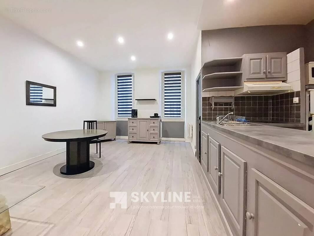 Appartement à MARSEILLE-5E