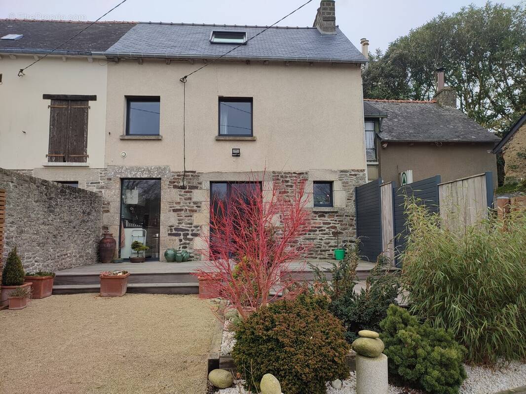 Maison à YVIGNAC-LA-TOUR