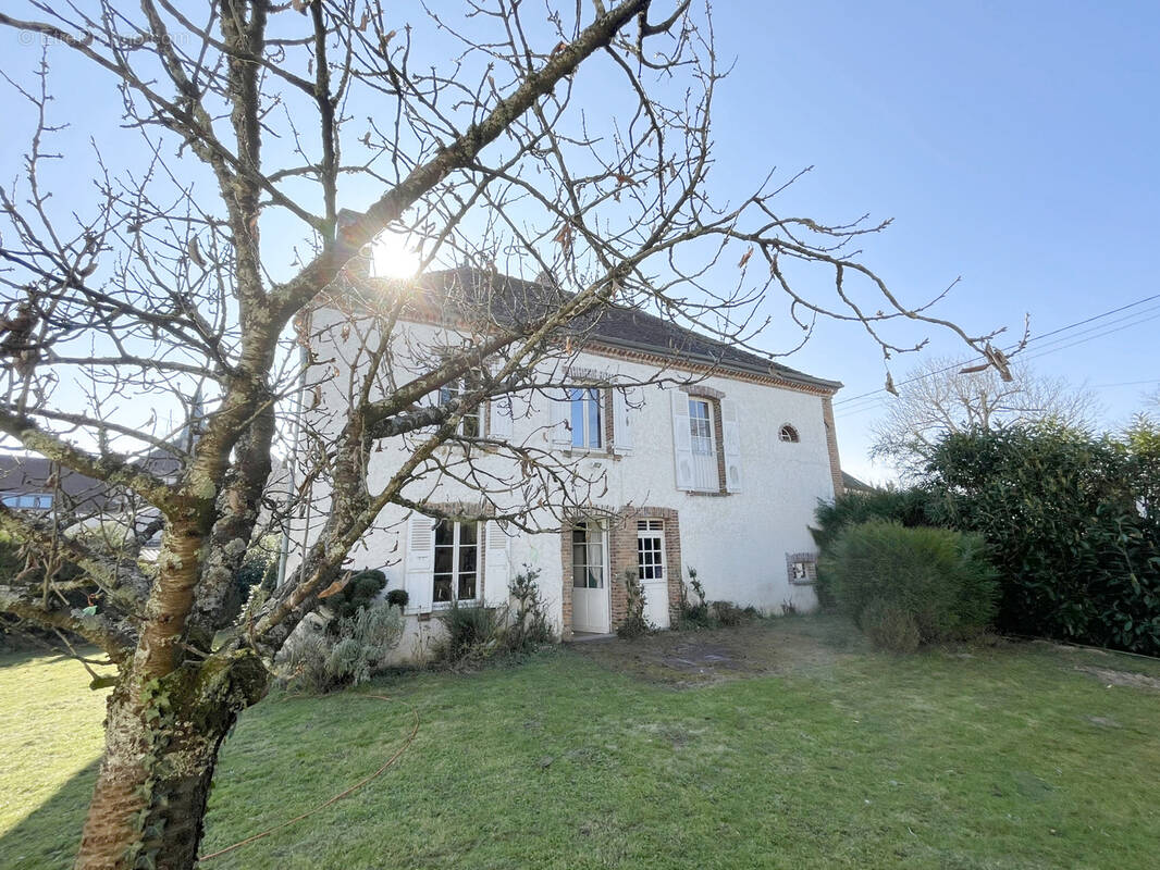 Maison à EGREVILLE