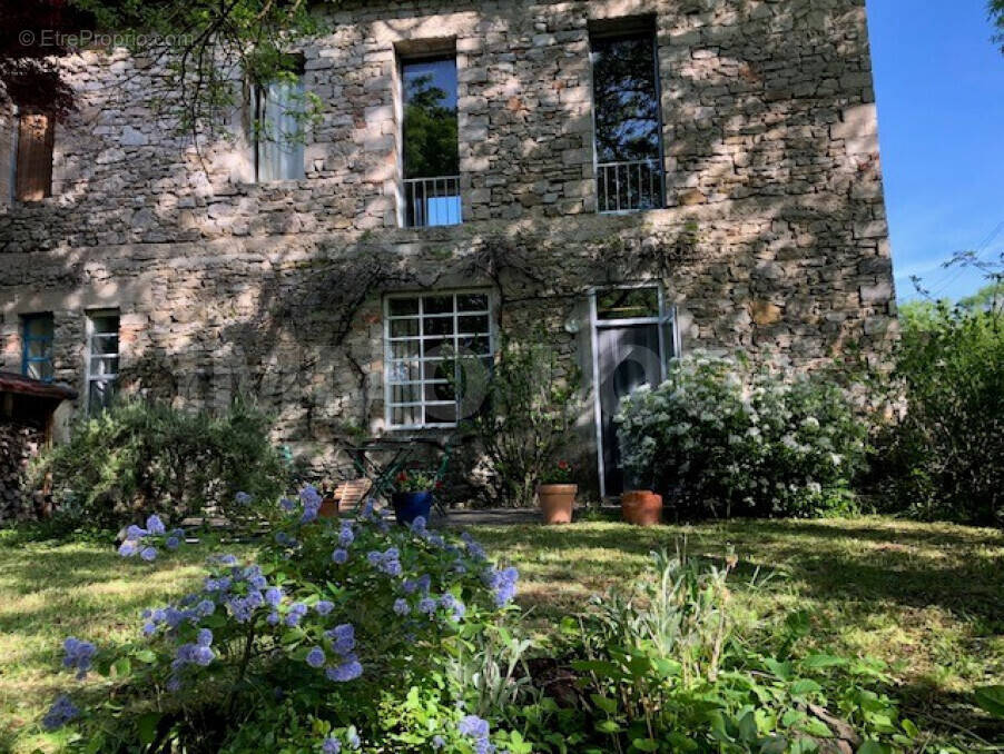 Maison à LE POET-LAVAL