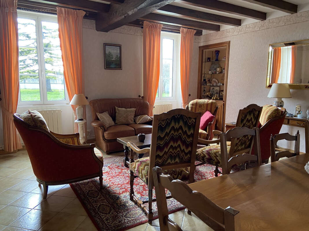 Maison à SEGONZAC