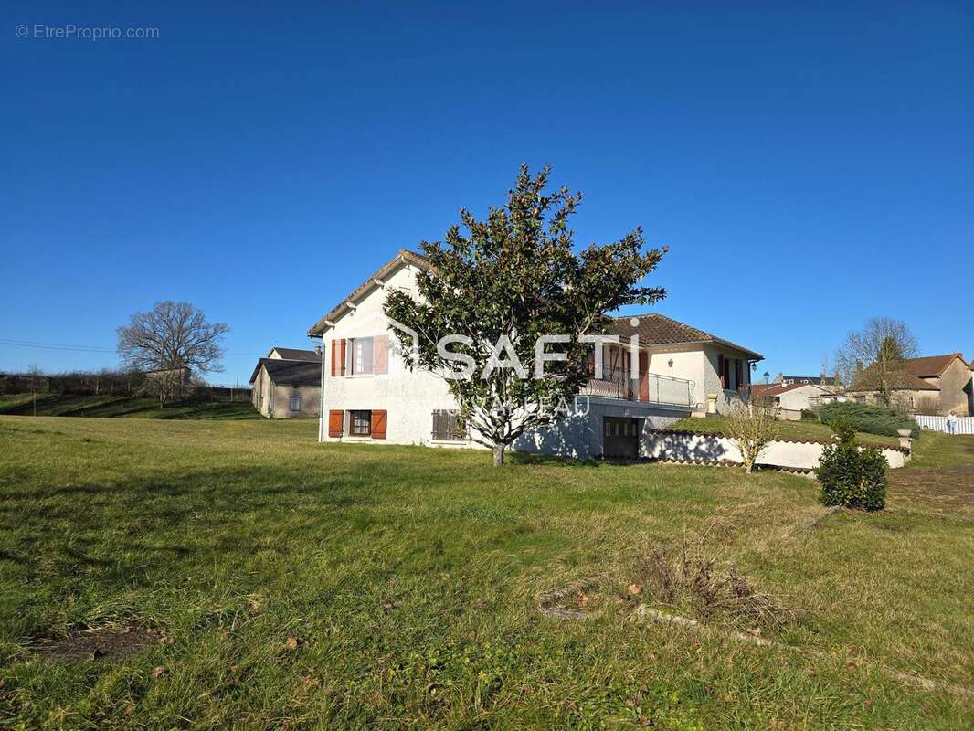 Photo 3 - Maison à LATHUS-SAINT-REMY