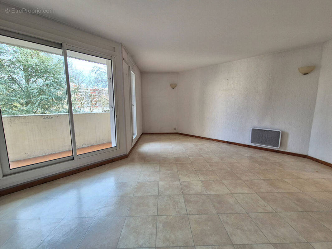 Appartement à MONTIGNY-LE-BRETONNEUX