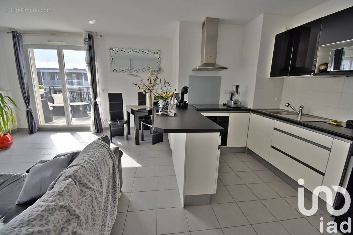 Photo 1 - Appartement à BRON