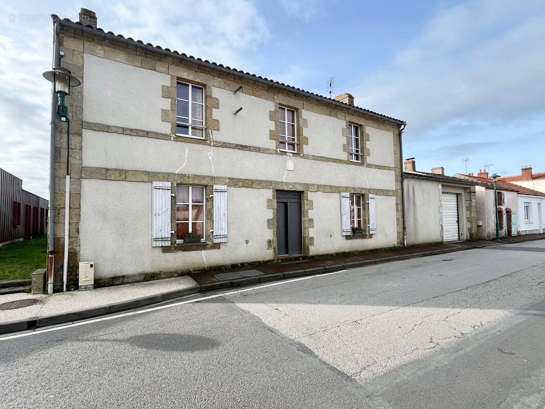 Maison à BOIS-DE-CENE