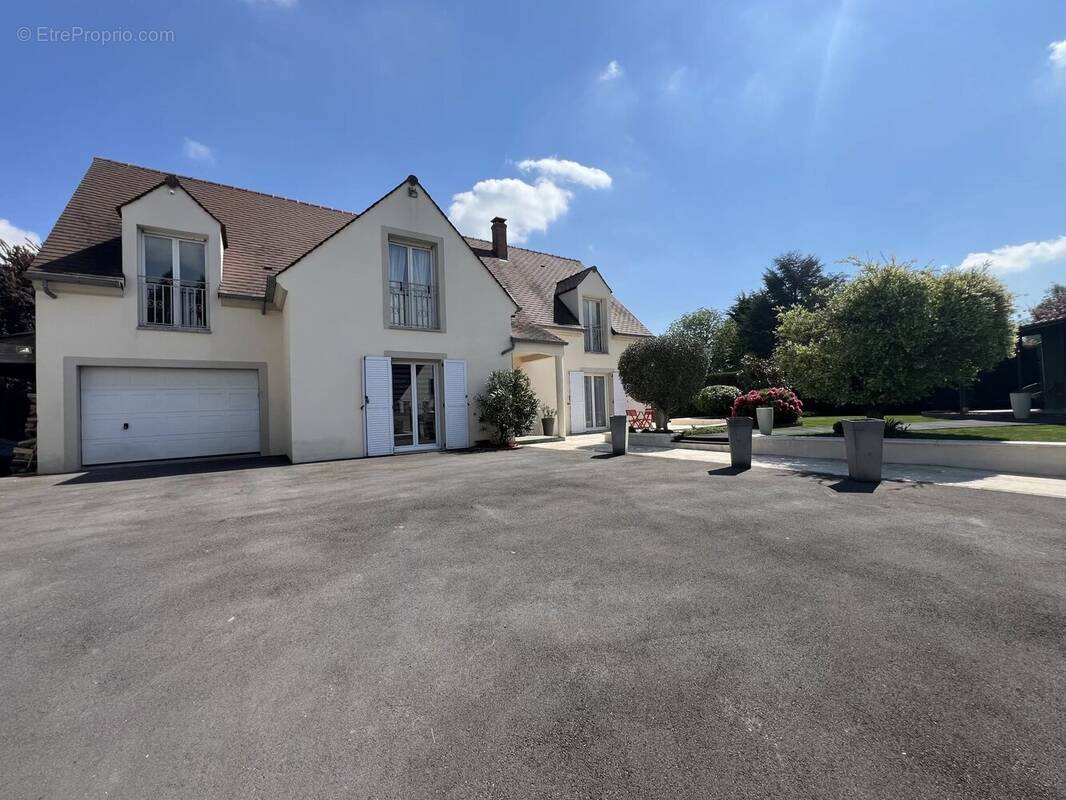 Maison à TOURNAN-EN-BRIE