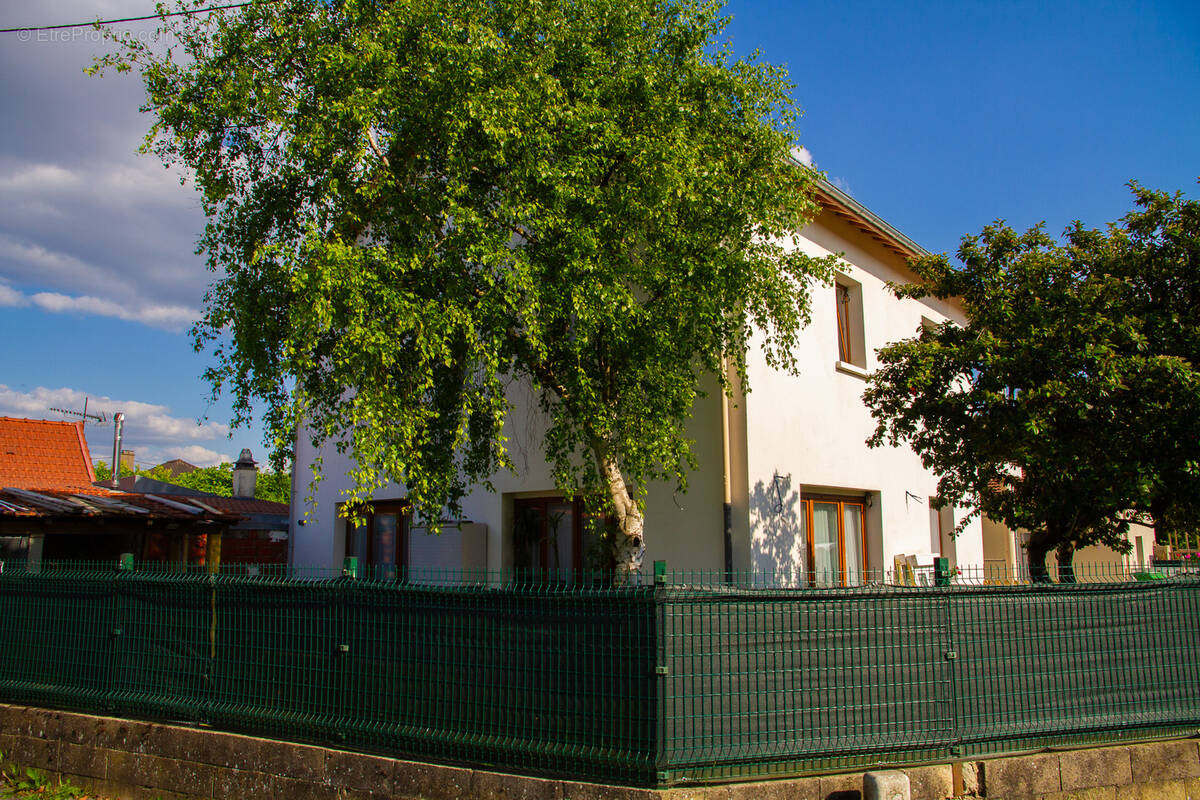 Maison à VILLENEUVE-LE-ROI