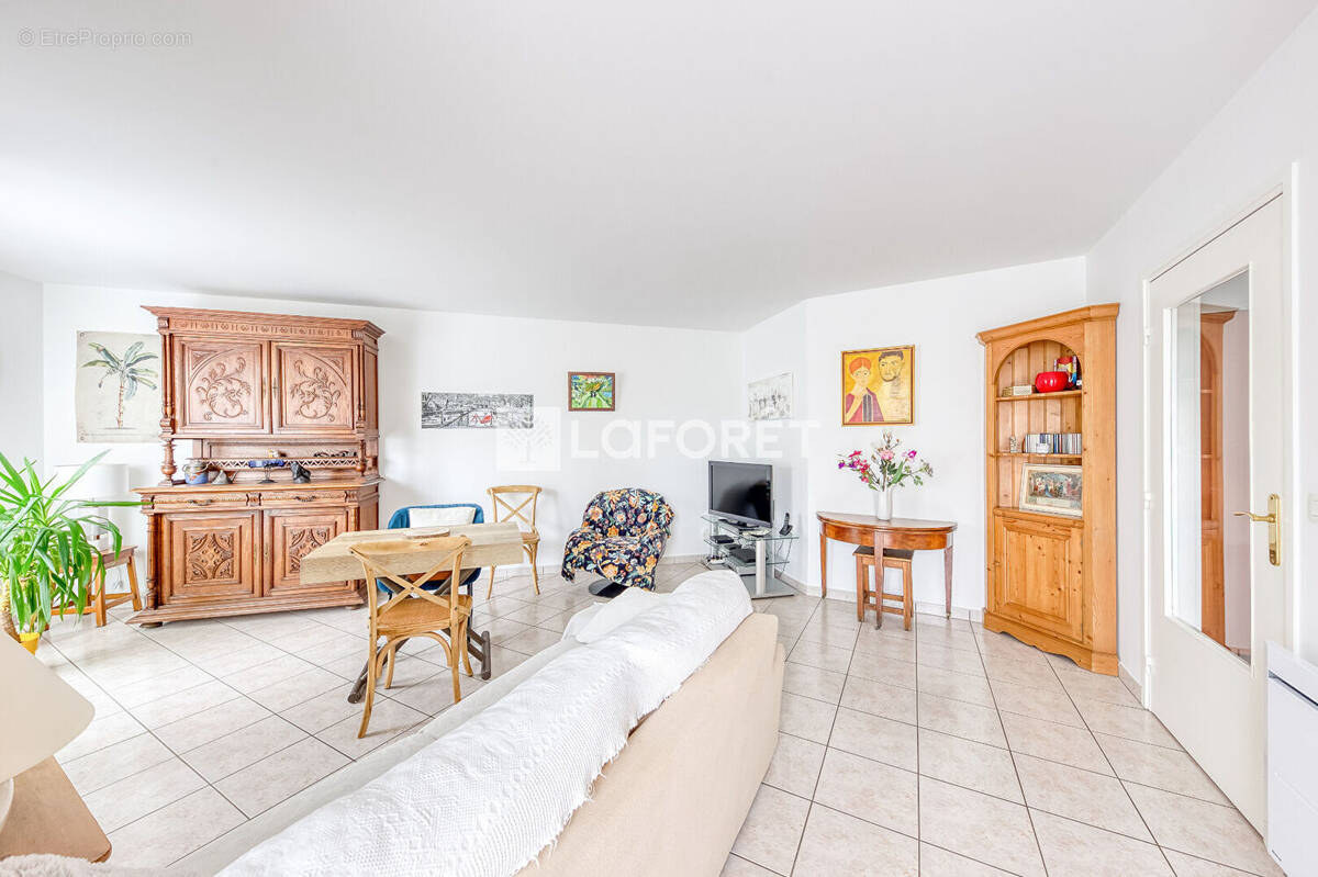 Appartement à PONTAULT-COMBAULT