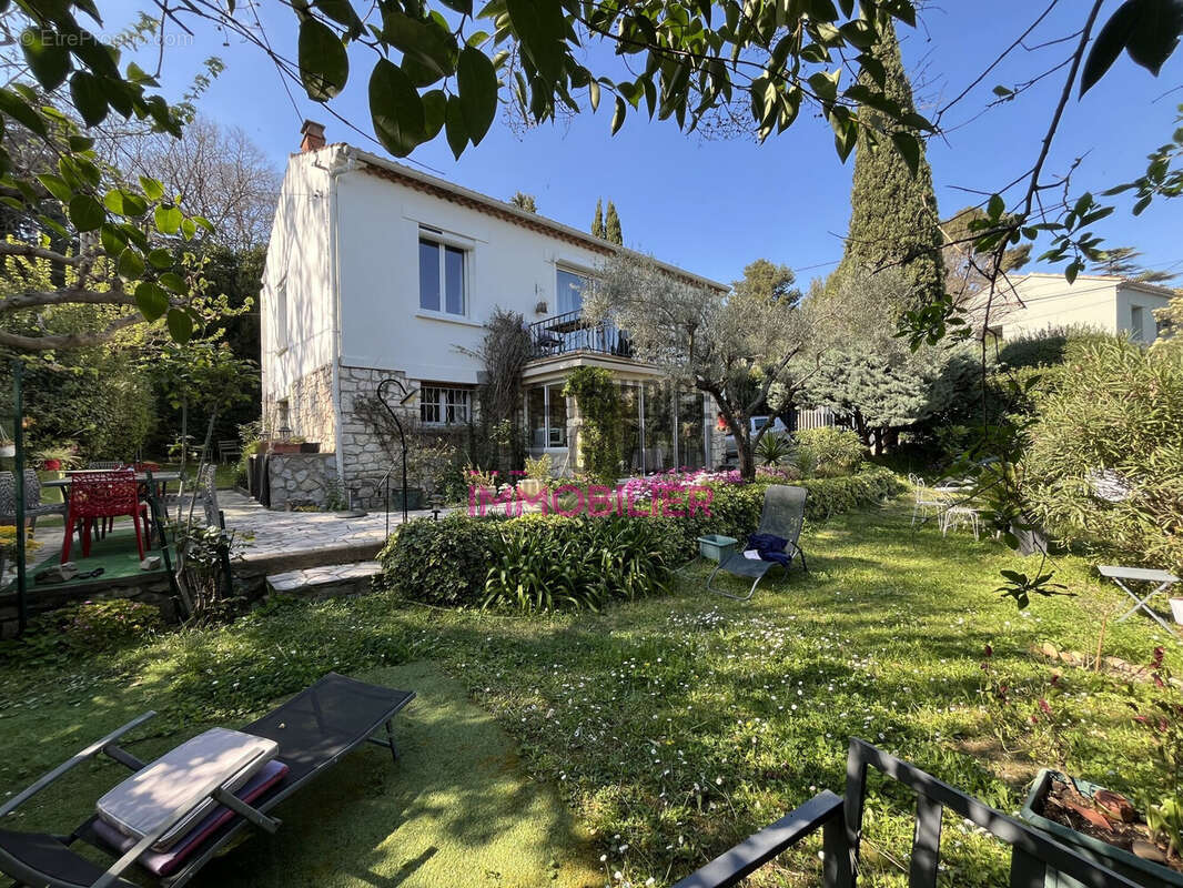 Maison à VILLENEUVE-LES-AVIGNON