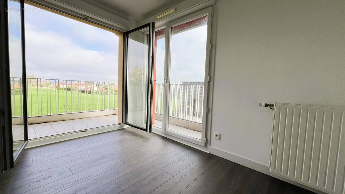 Photo 1 - Appartement à LENTILLY