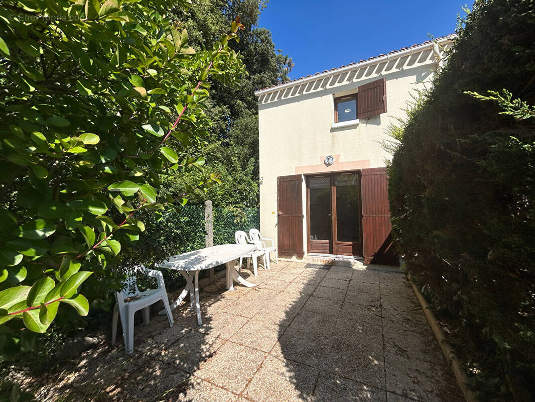 Maison à VAUX-SUR-MER