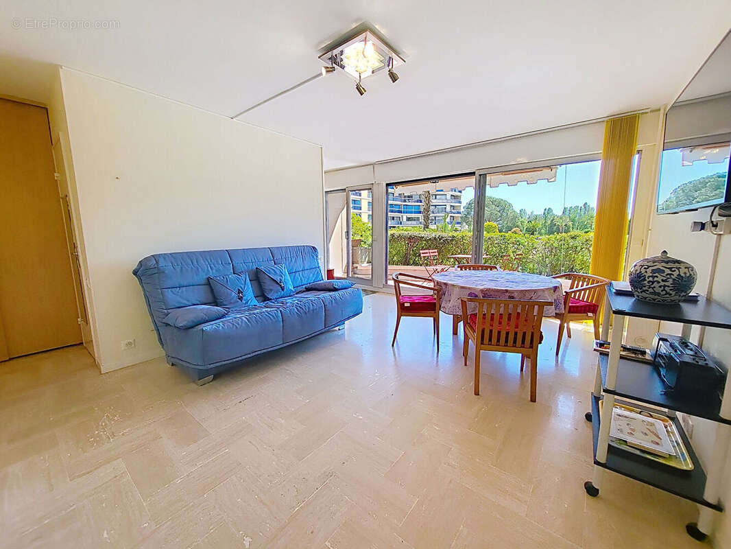 Appartement à MANDELIEU-LA-NAPOULE