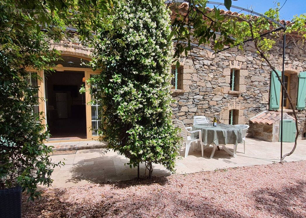 Maison à LA GARDE-FREINET