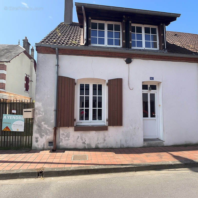 Maison à SAINTE-MONTAINE