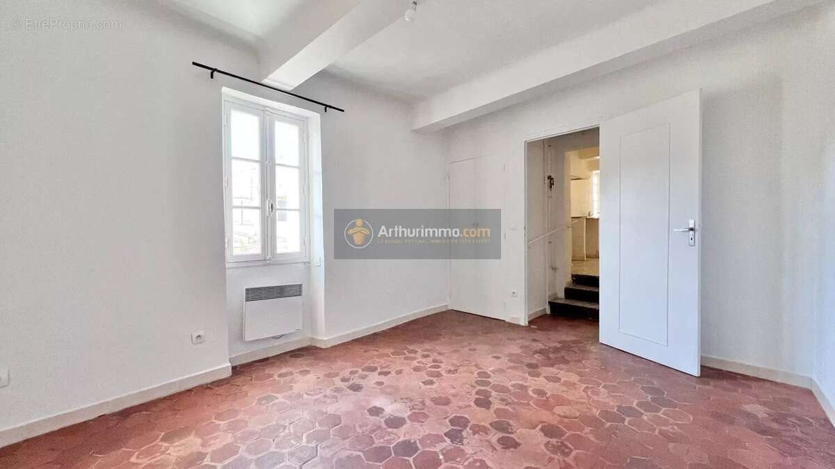 Appartement à PUGET-SUR-ARGENS