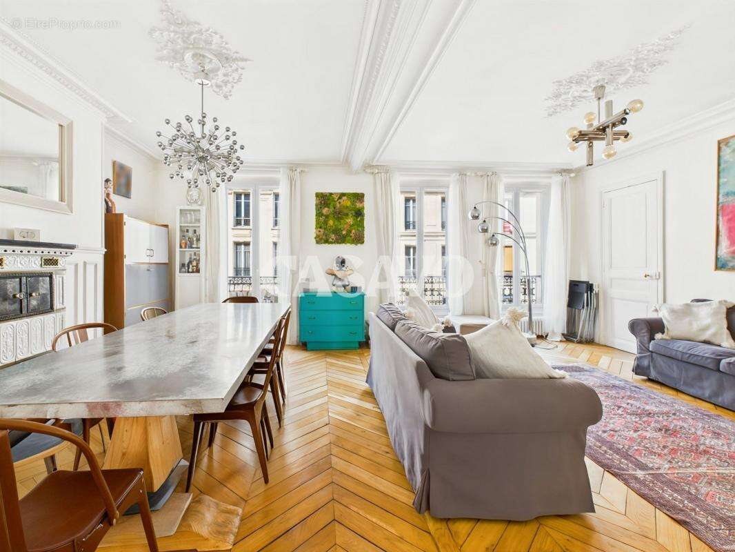 Appartement à PARIS-10E