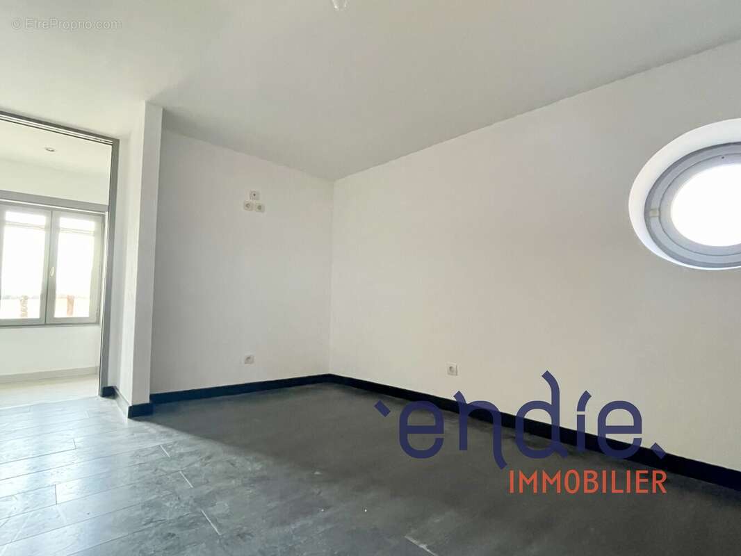 Appartement à LORGUES
