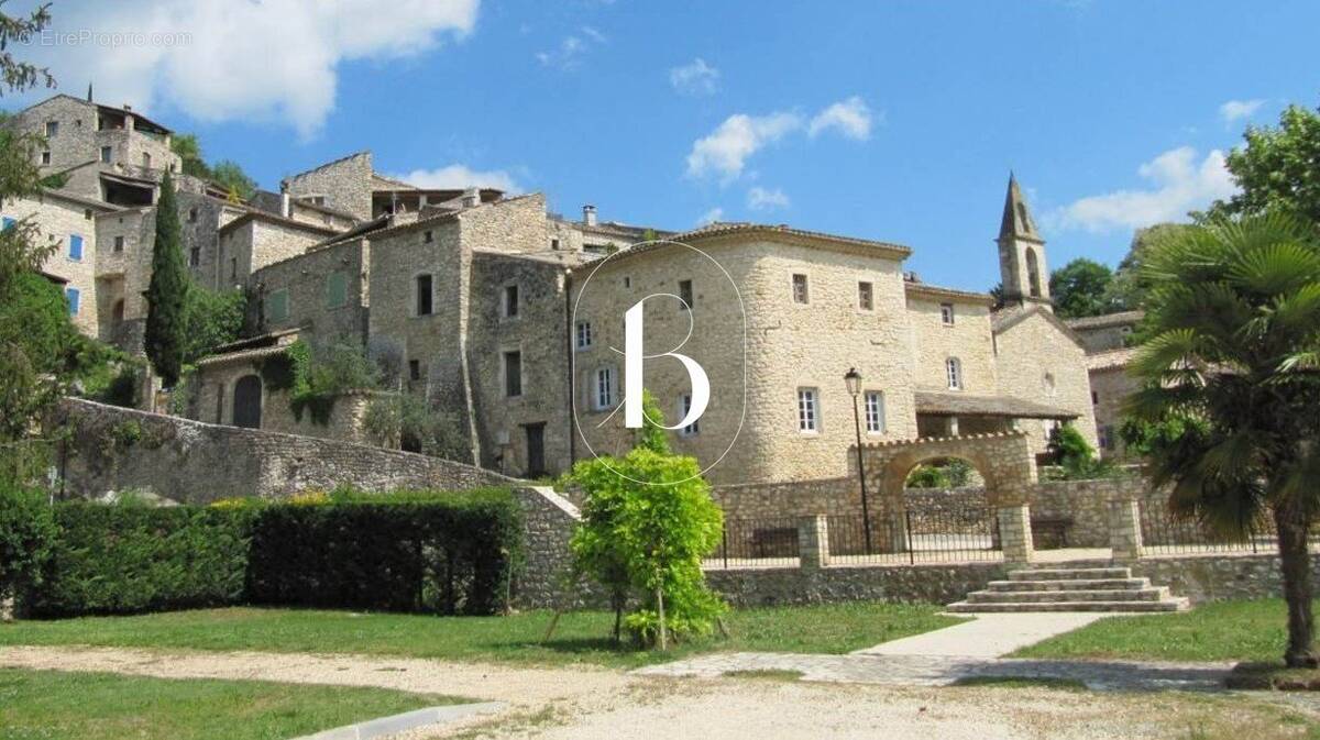 Maison à BARJAC