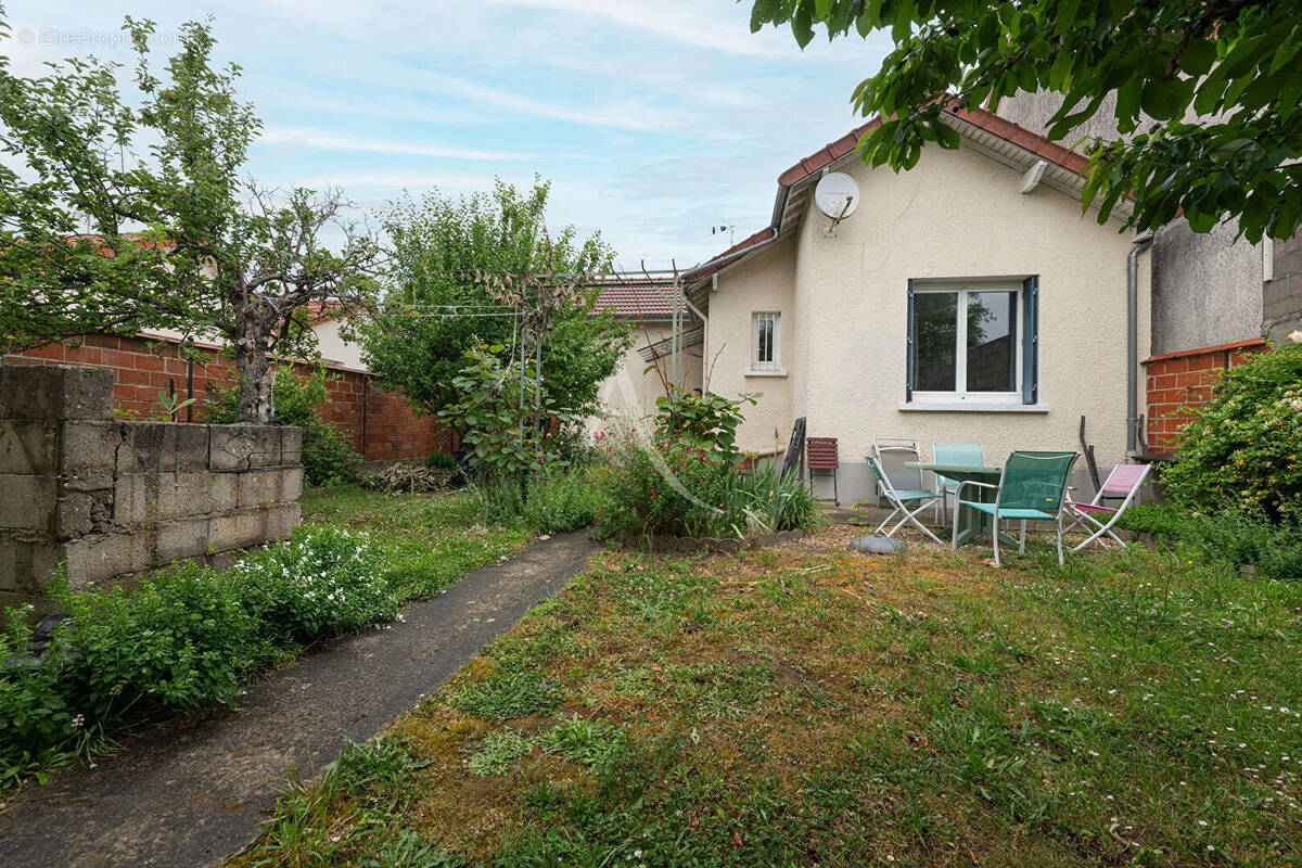 Maison à VAIRES-SUR-MARNE