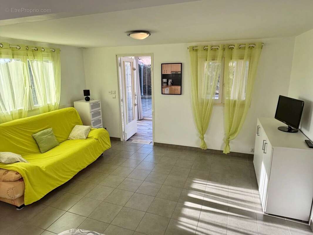 Maison à ROQUEBRUNE-SUR-ARGENS