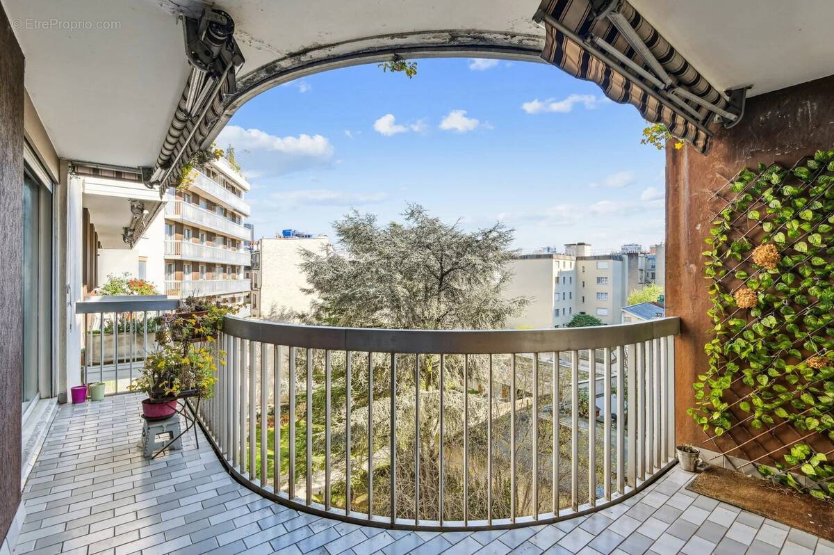 Appartement à PARIS-15E