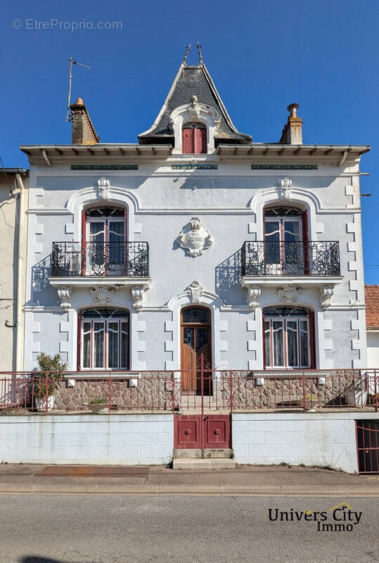 Maison à INDRE