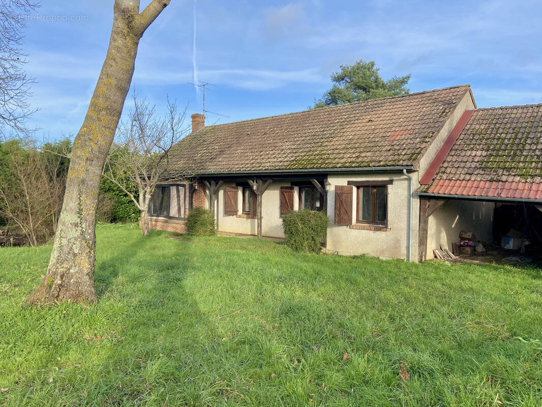 Maison à MASSAY