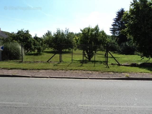 Terrain à LASSIGNY