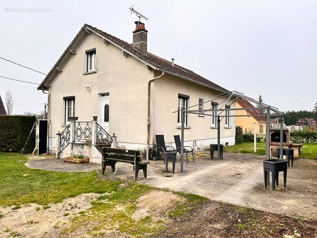 Maison à BRINON-SUR-SAULDRE