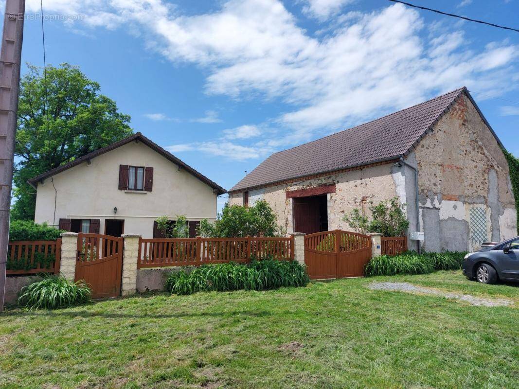 Maison à BOUSSAC
