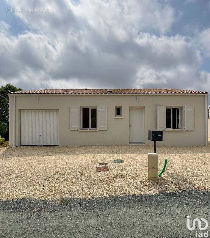 Photo 1 - Maison à PORT-D&#039;ENVAUX